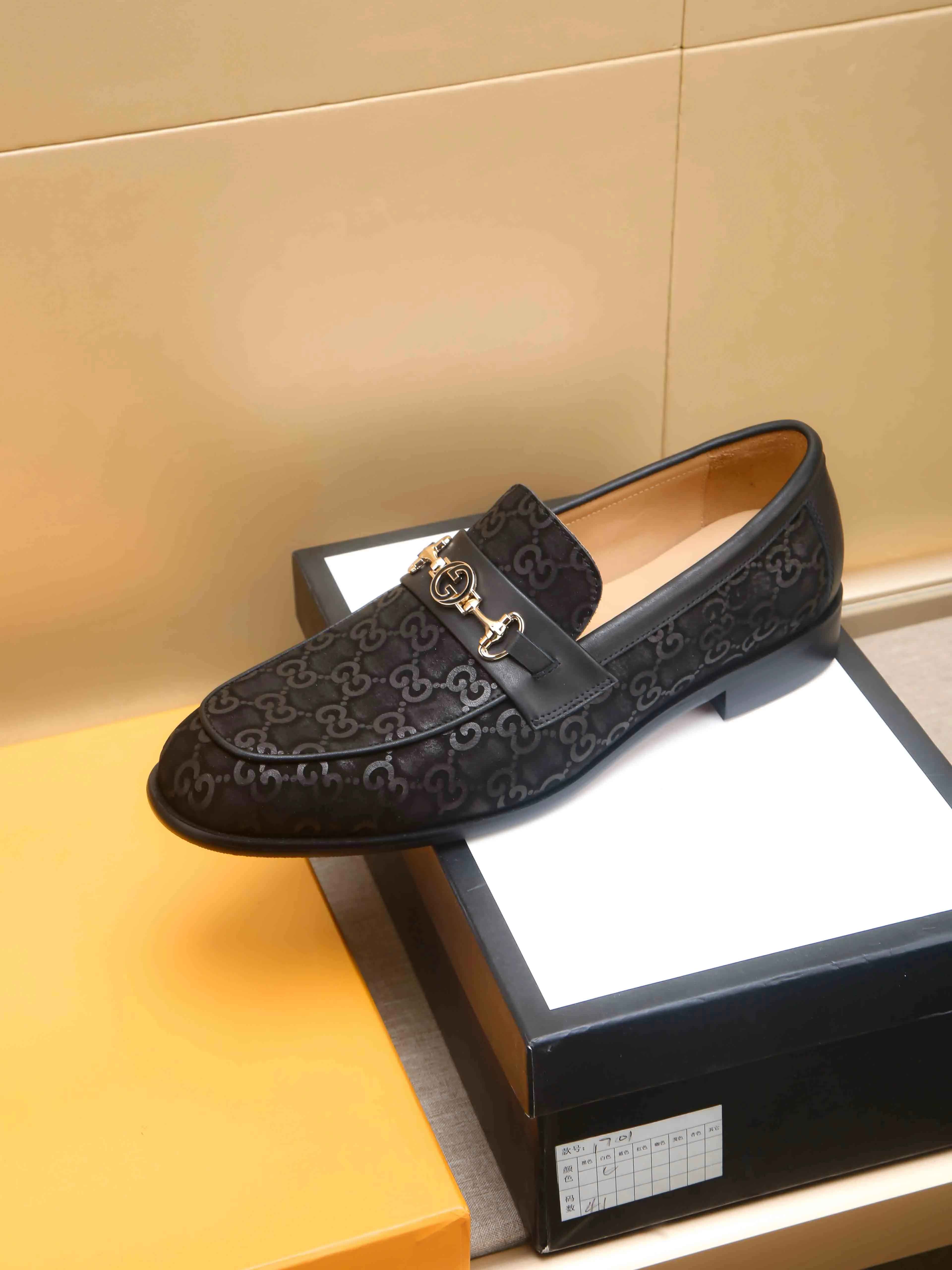 Men's men's shoes 💰460 🆘【GUCCI】Gucci ·🐂里· Hot-selling pea shoes top brand luxury, top quality, the latest fashion pea shoes.. The upper is made of original first-layer cowhide. (Full first-layer water-dyed 🐂 leather·inner). The original stylish and stylish soft rubber wear-resistant and non-slip outsole is light and comfortable on the foot, available in 3 colors! Matching code: 39-44 (customized at 39.45.46)